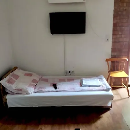 Tassi Halaszcsarda - Sueger Haz * Tass