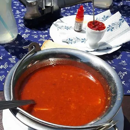 Tassi Halaszcsarda - Sueger Haz * Tass