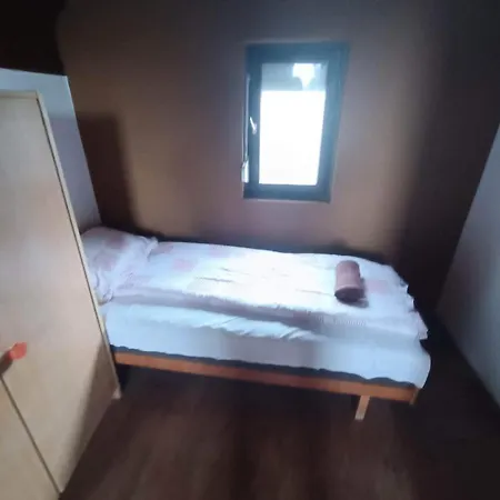 Tassi Halaszcsarda - Sueger Haz Tass