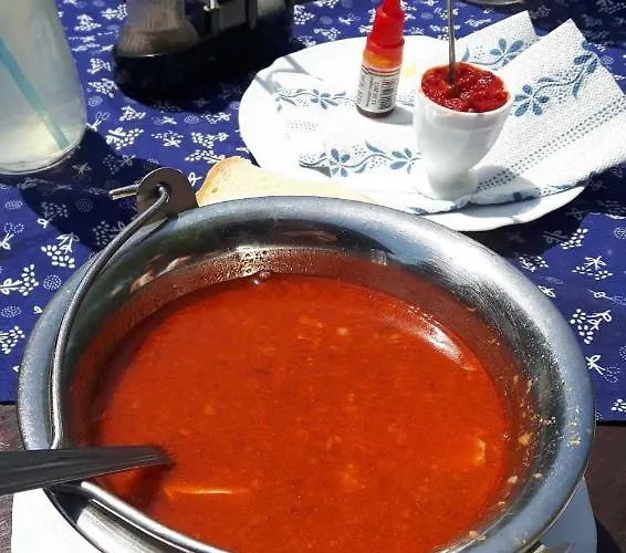 Tassi Halaszcsarda - Sueger Haz * Тасс